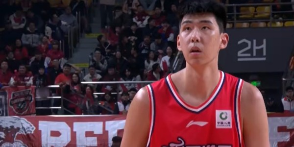 开云-2米26中锋打出CBA巨星水平！砍24分14板 球迷：杜锋怎么看？